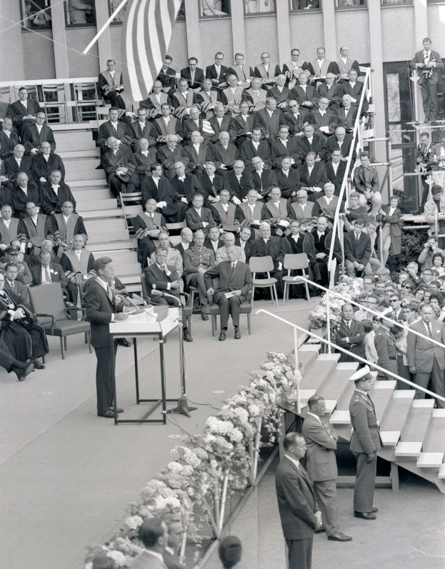Ansprache John F. Kennedy vor dem Henry-Ford-Bau