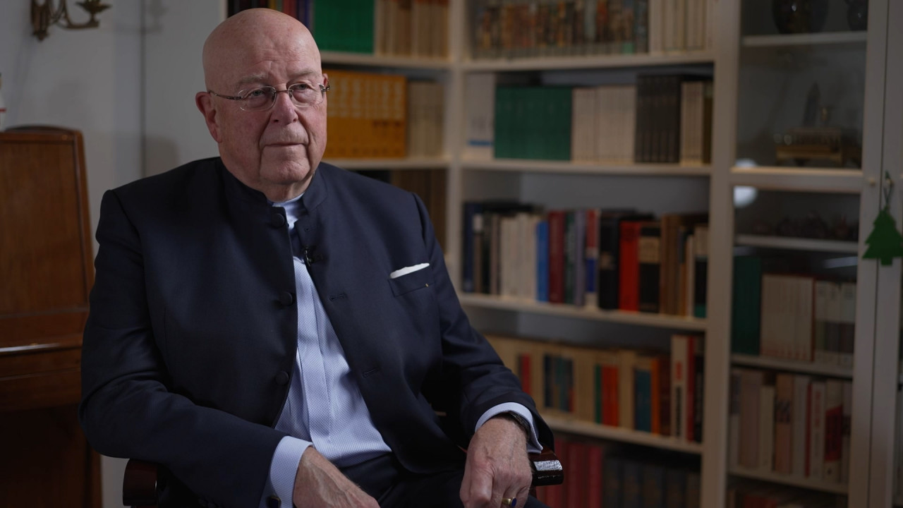 Prof. Dr. Dr. h.c. Dieter Lenzen Präsident (2003-2009); Professor für Erziehungswissenschaft