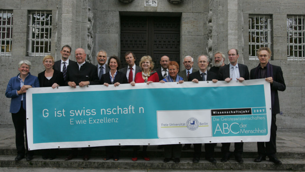 exzellenz_erste_ex_c00_eg000.jpg