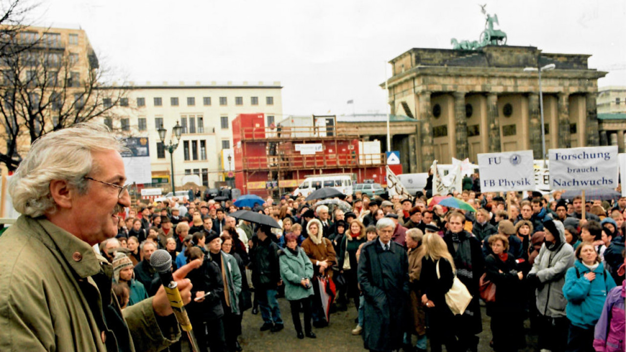 zusammenruecken_c00_eg000.jpg