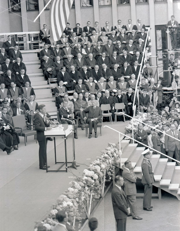 Ansprache John F. Kennedy vor dem Henry-Ford-Bau