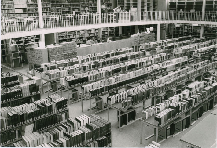  Lesesaal der Universitätsbibliothek